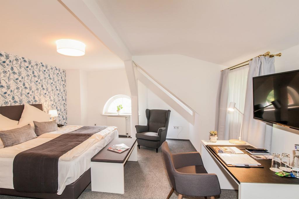 Hofgut Dippelshof Hotel- Und Restaurant Kg Mühltal Eksteriør bilde